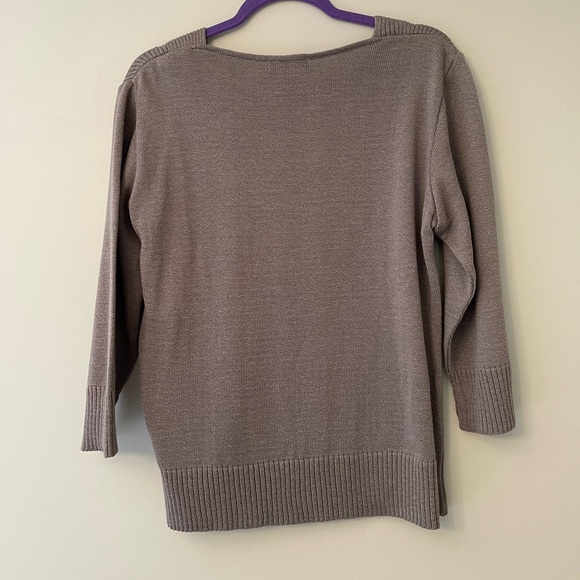 Never worn pullover sweater - Picture 2 of 2